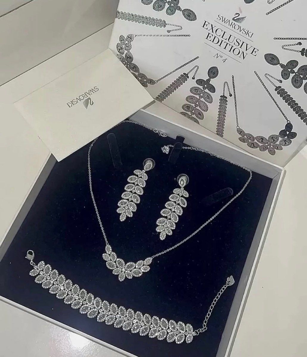 Swarovski Exclusive edition dəsti — Şəxsi əşyalar, Bakı