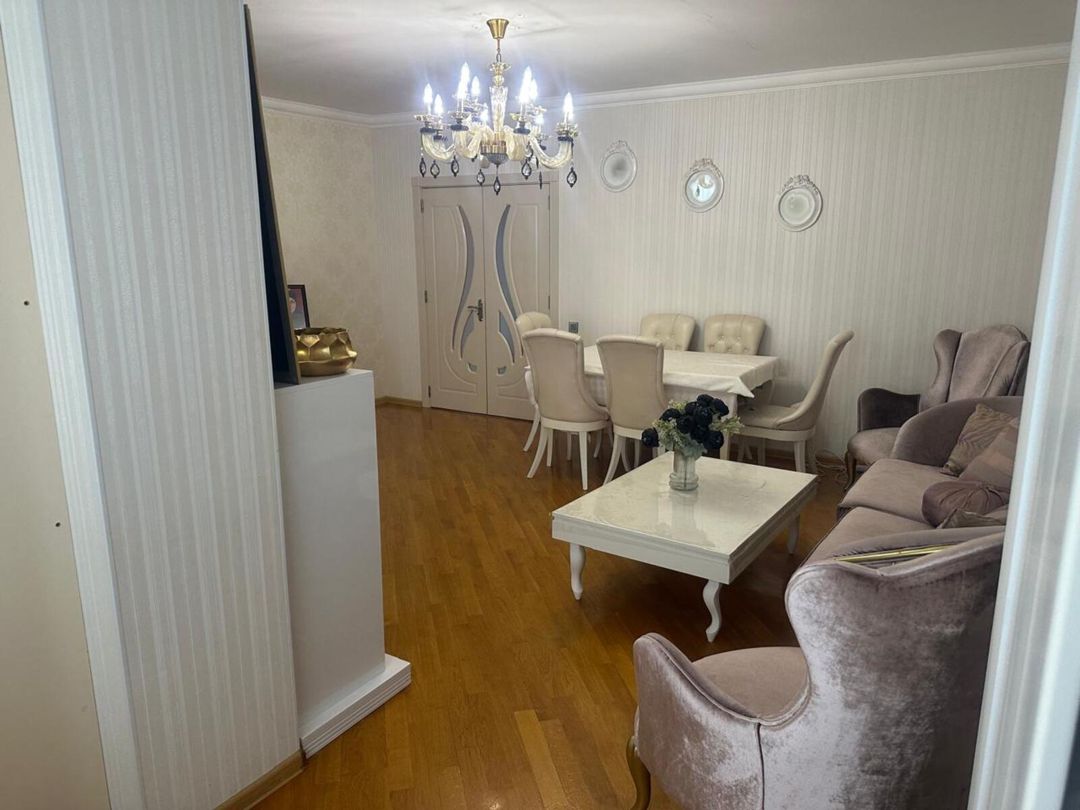 Satılır 4 otaqlı köhnə tikili 110 m² — Mənzil, Bakı (2)