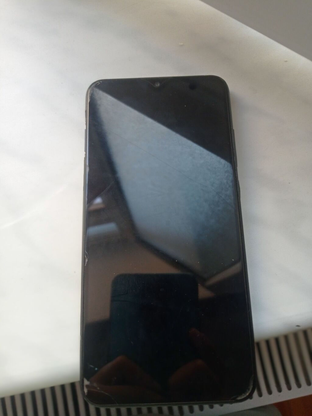 Xiaomi Redmi (arxa qapaqda “Redmi” loqolu model). Xüsusiyyətlər: - — Elektronika, Bakı (2)