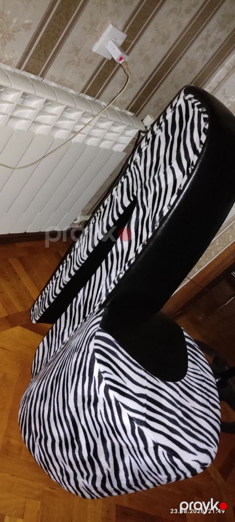 Zebra naxışlı dekorativ oturacaq kreslo. Qara-ağ dizaynı ilə interyerə — Bakı
