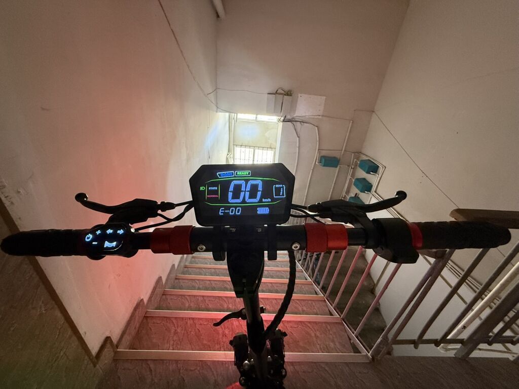 Güclü elektrikli skuter – off-road təkərlər və ikiqat amortizasiya ilə — Mallar, Masazır (6)