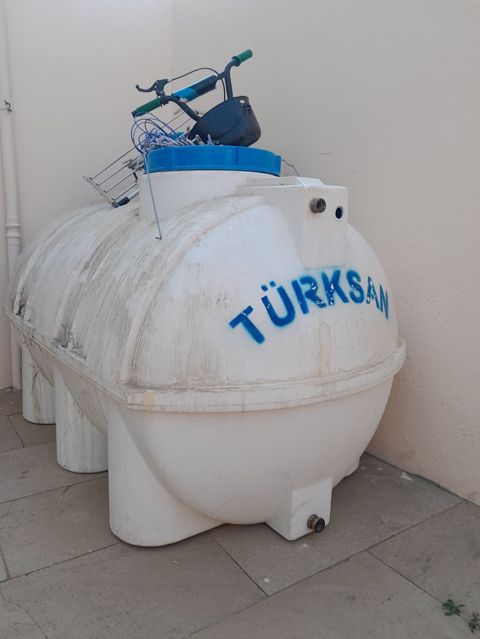 Türksan plastik su çəni - Tutum: 1000 litr (korpus üzərində “1000 LT”
