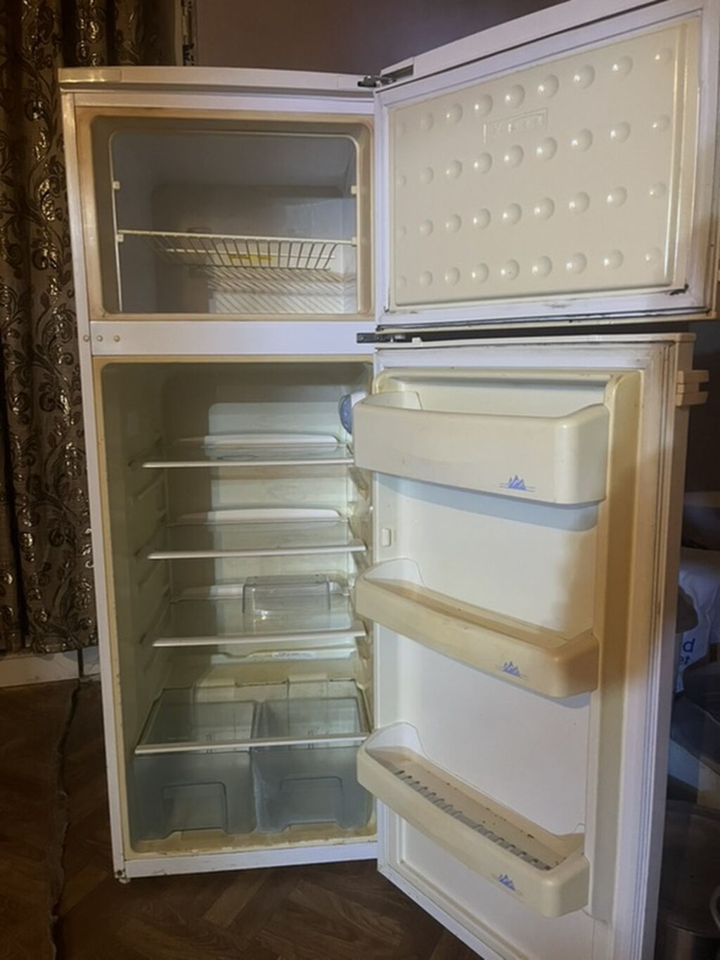 BEKO iki qapılı soyuducu - Üst hissədə ayrıca dondurucu bölmə, metal — Soyuducular, Digah (2)