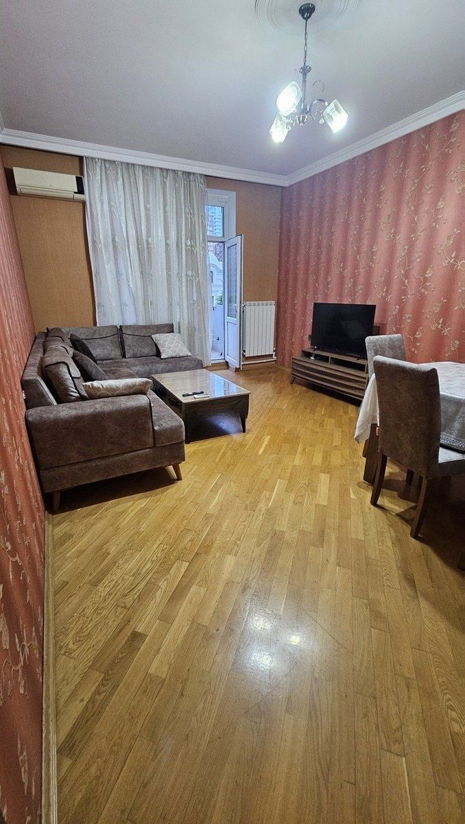 İcarəyə verilir 3 otaqlı köhnə tikili 85 m² — Mənzil, Bakı