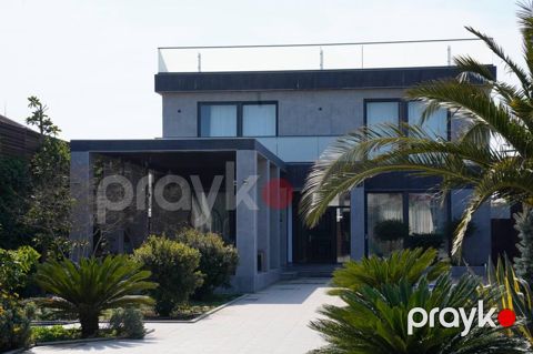 Satılır 5 otaqlı həyət evi/bağ evi 452 m²