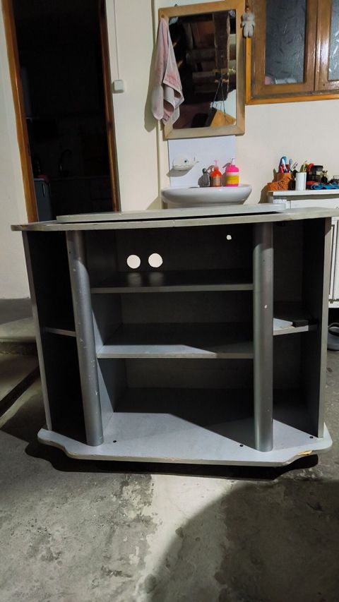 TV stendi / media konsolu - Rəng: boz - Material: laminat taxta (MDF