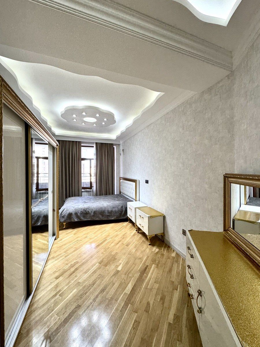 Satılır 4 otaqlı yeni tikili 230 m² — Mənzil, Bakı (11)