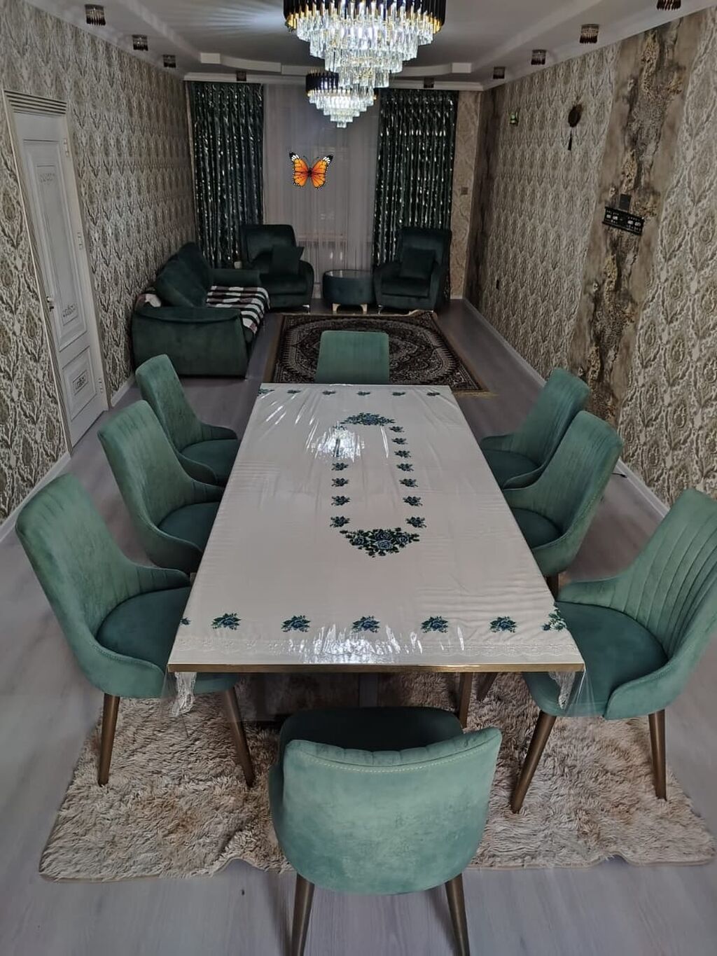 İşlənmiş, Masa və oturacaqlar, Divan, Kreslolar