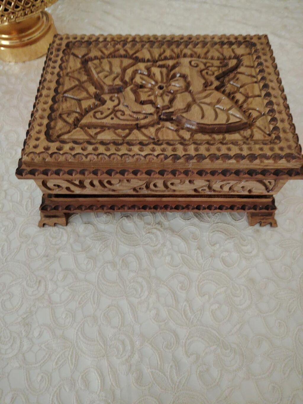 Əl oyma taxta qutu - Material: təbii ağac, üstündə əl işçiliyi ilə — Pul qutusunun və şkatulyalar, Masazır (3)