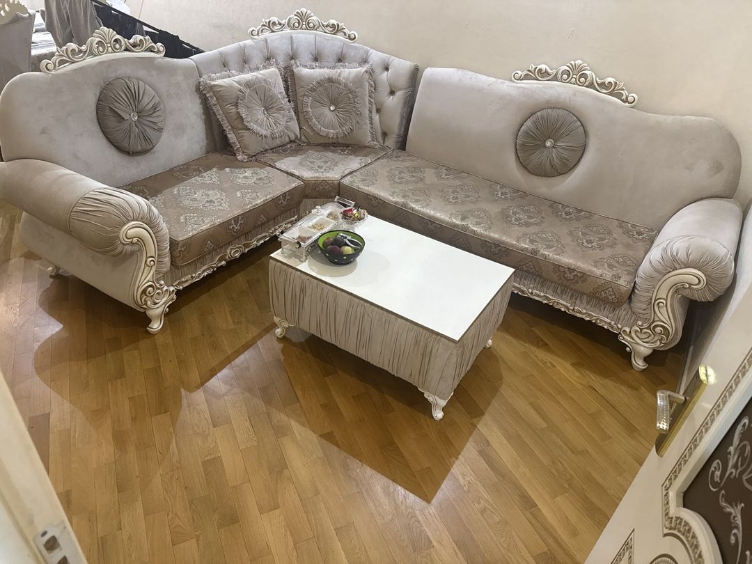 Künc divan — Mallar, Bakı