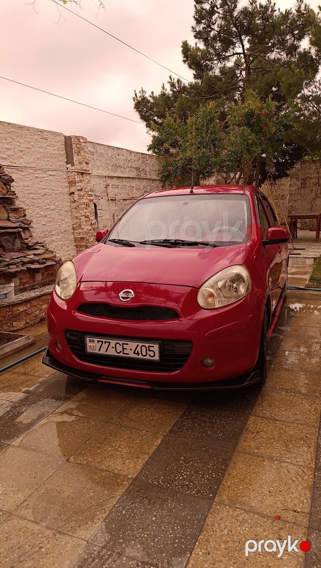 Nissan March (Micra) – qırmızı rəng, 5 qapılı hetçbek. Əsas 77-CE-405 — Avto, Bakı (3)