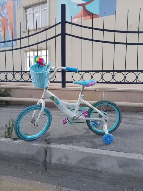 16 ölçüdə qız uşağı velosipedi