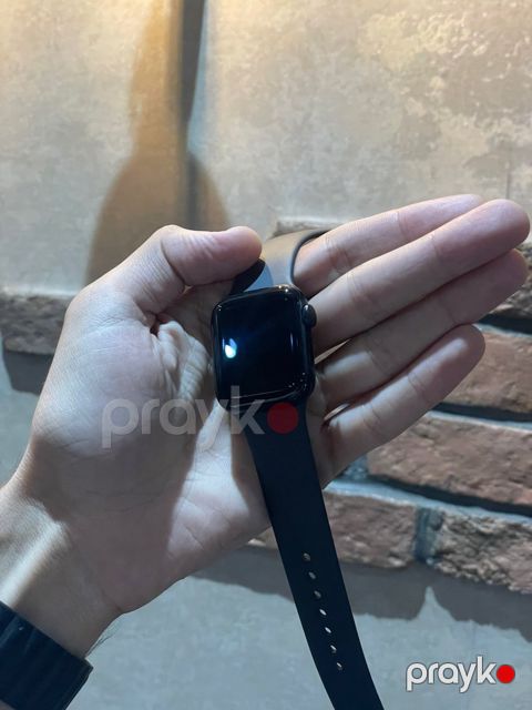 Apple Watch SE 2 Midnight 40mm — Bakı