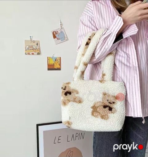 Fluffy ayıcıq naxışlı çiyin çantası — Bakı
