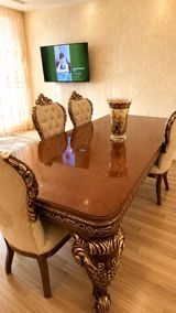 Masa desti 6stulla 750m Ünvan razin XeyaleKlassik üslublu yemək otağı — Mebel