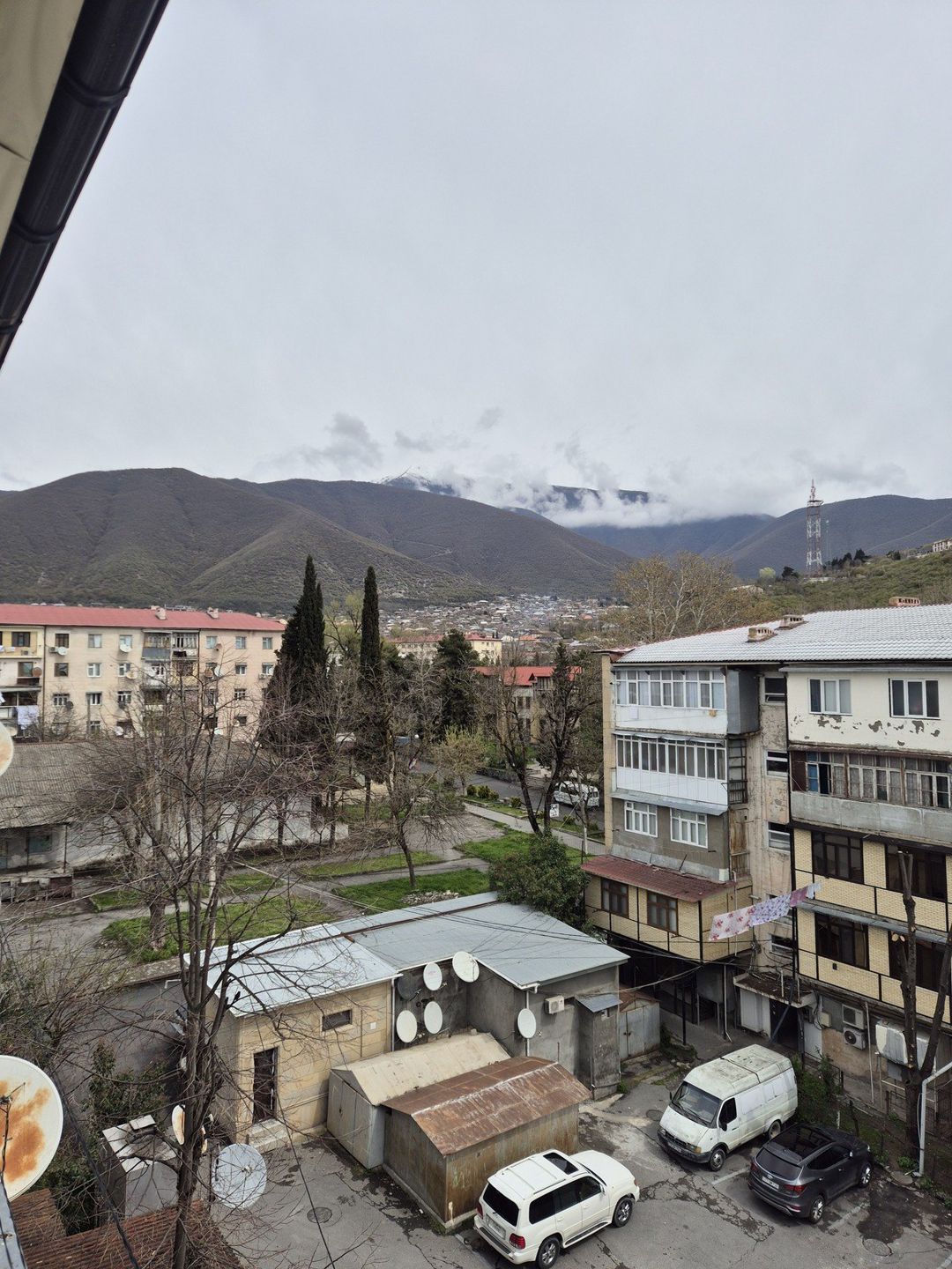 Satılır 2 otaqlı köhnə tikili 41 m² — Mənzil, Şəki (3)