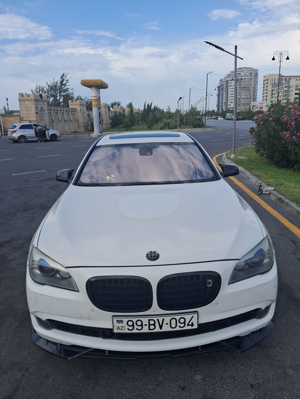 BMW 750: 4.4 l | 2011 il Sedan — Avto, Novxanı (3)