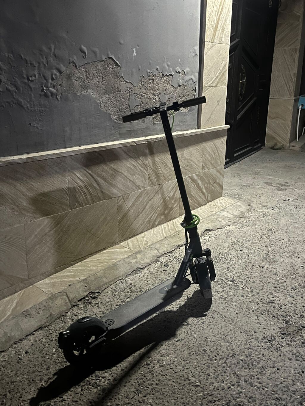 Elektrik skuter - Kompakt qatlanan konstruksiya – daşımaq və saxlamaq