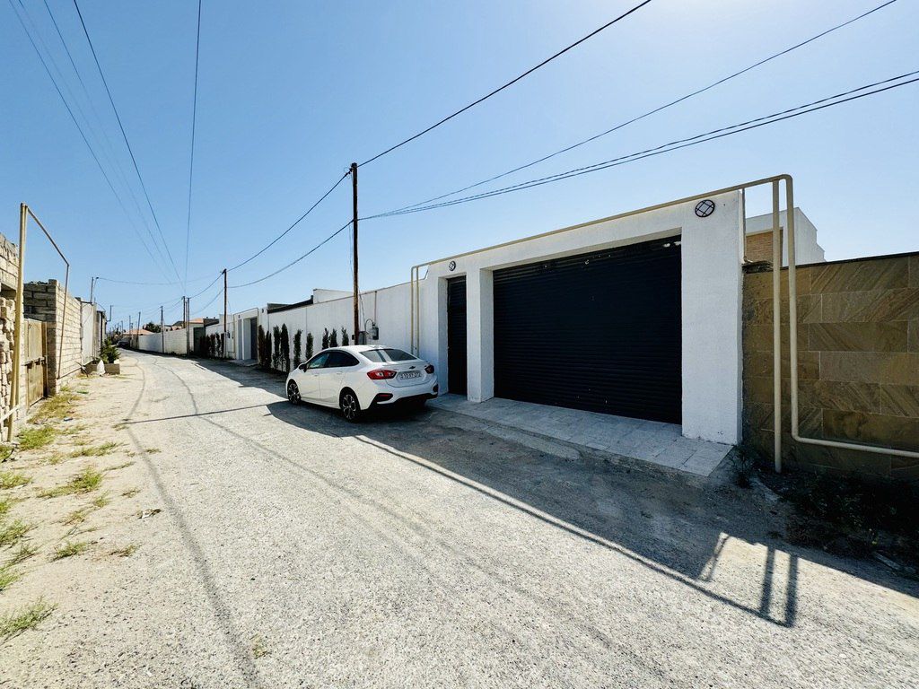 Satılır 5 otaqlı həyət evi/bağ evi 250 m² — Ev, villa, Bakı (2)