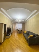 İcarəyə verilir 4 otaqlı yeni tikili 180 m² — Mənzil