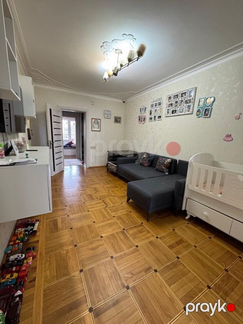Satılır 3 otaqlı köhnə tikili 80 m²