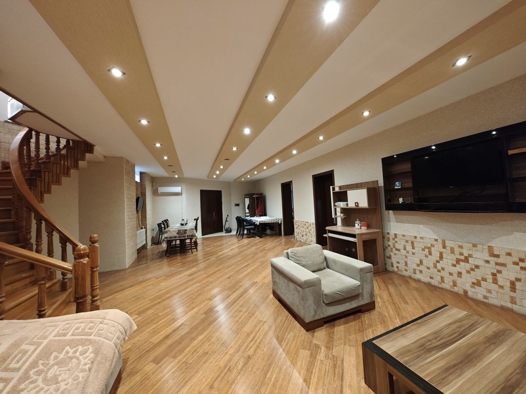 Satılır 10 otaqlı həyət evi/bağ evi 300 m² — Ev, villa, Bakı (12)
