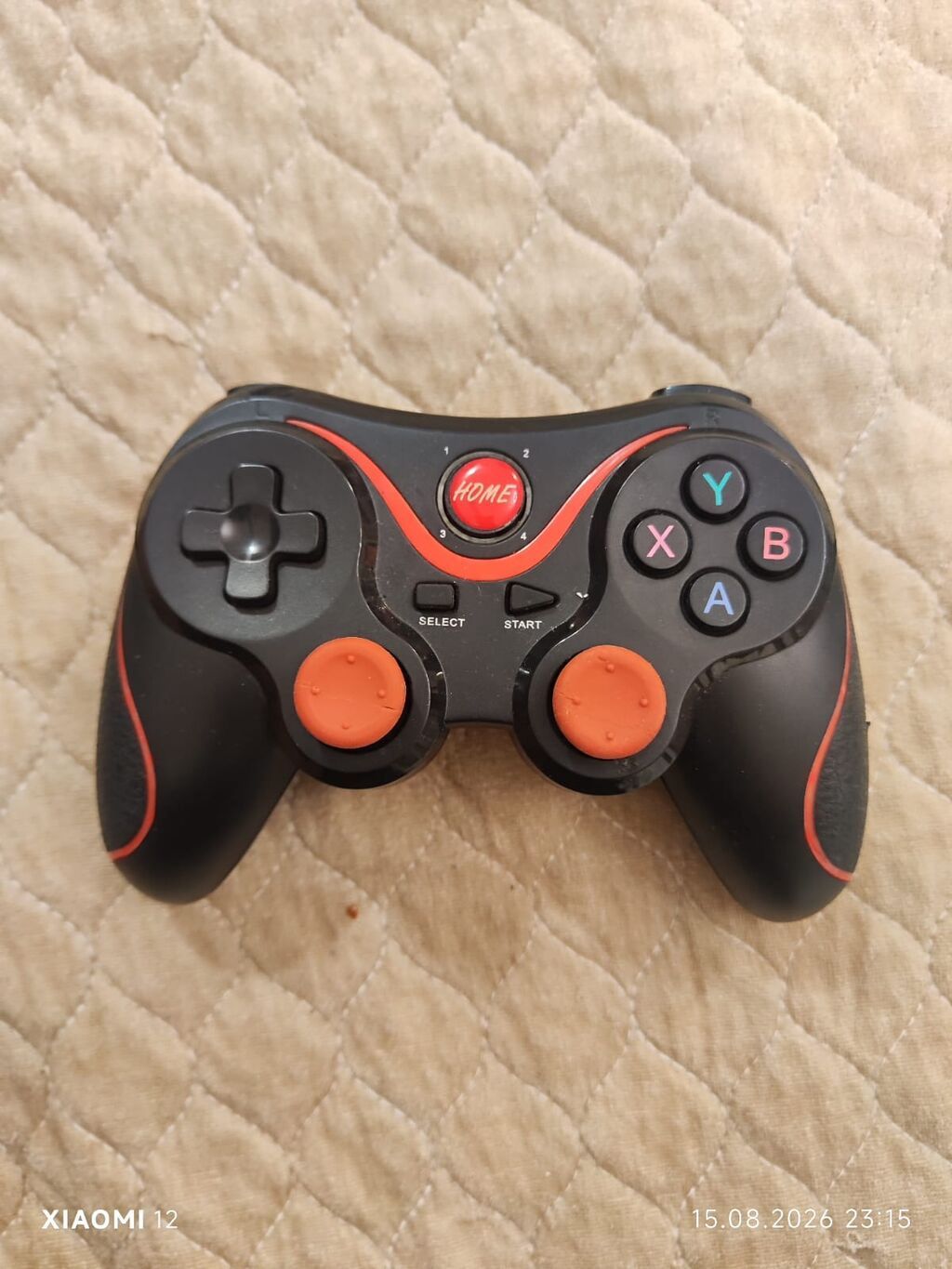 Oyun joystiki (gamepad) — qara-qırmızı