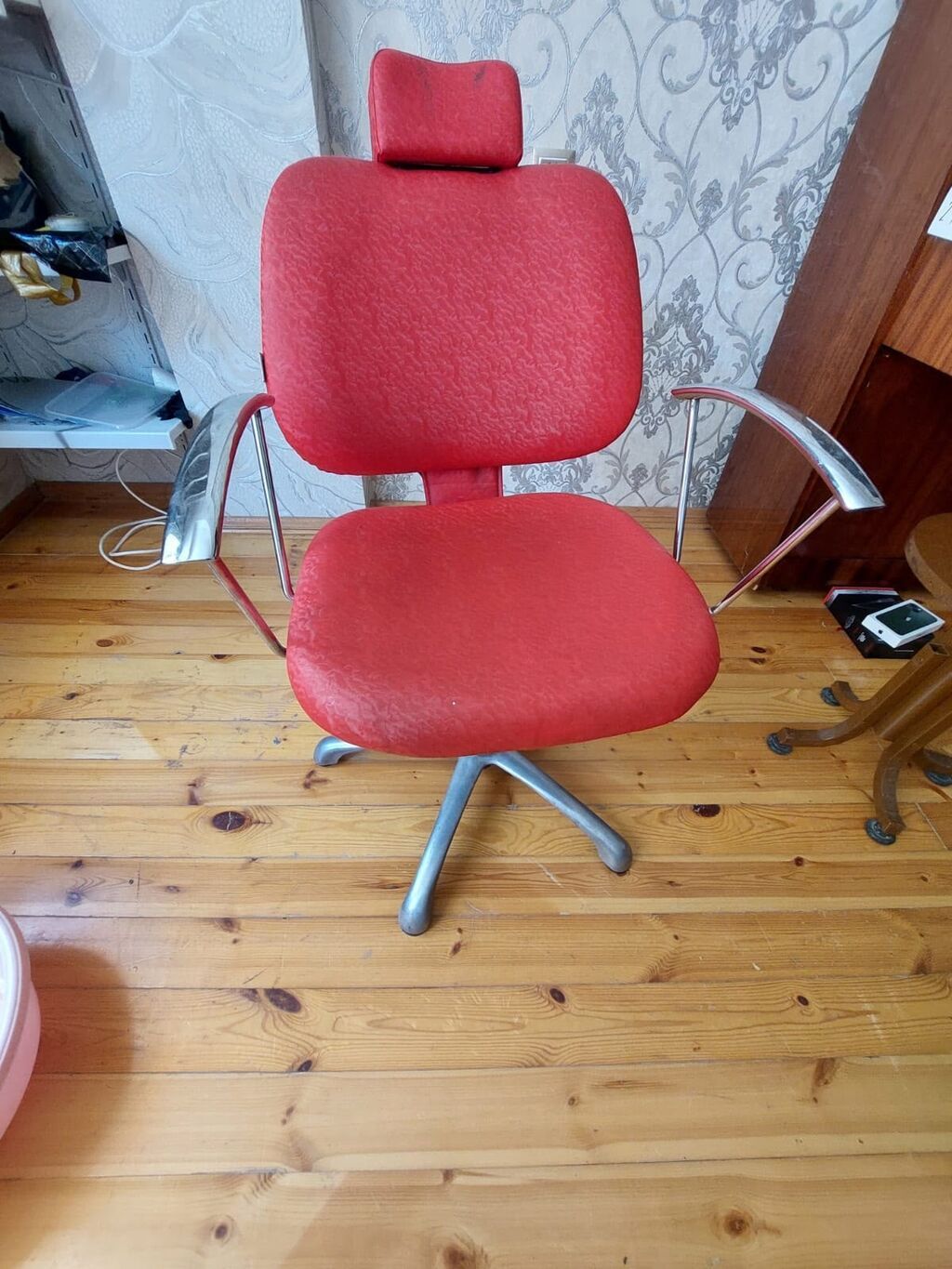 İşlənmiş, Təkərli — Ofis mebeli, Bakı