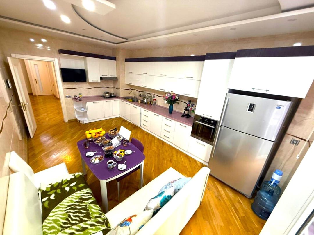 Satılır 4 otaqlı yeni tikili 242 m² — Mənzil, Bakı (11)