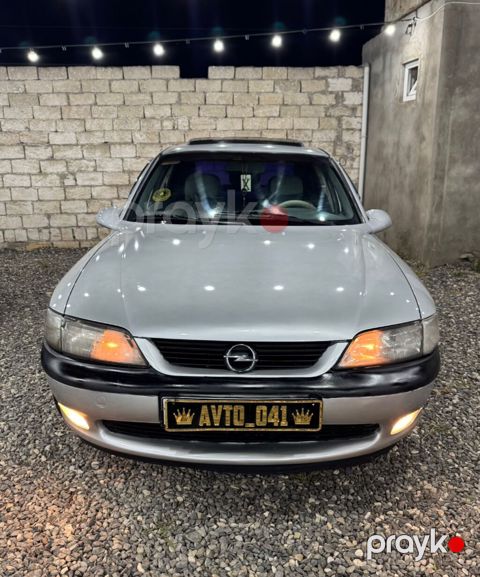 Opel Astra: 1.8 L | 1998 il | 200 000 km | Sedan — Bakı