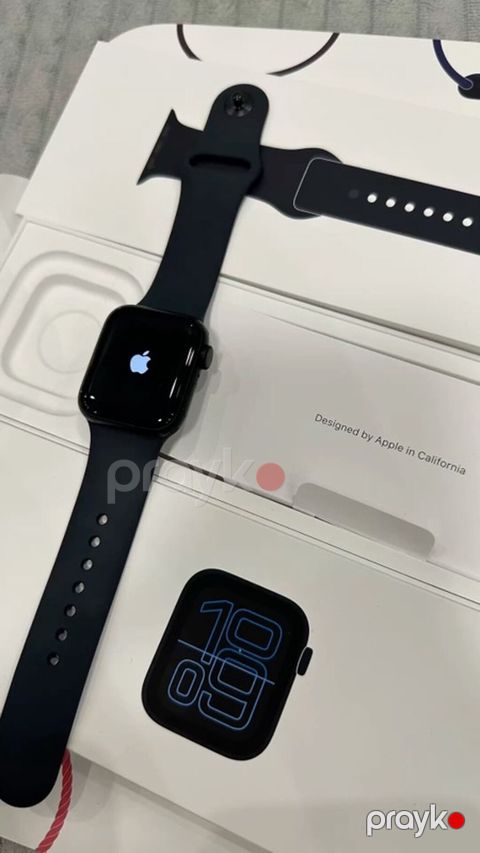 Apple Watch Series 8, 45mm, alüminium korpus, qara rəng, silikon kəmər — Bakı