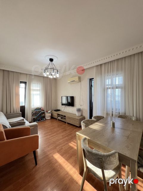 Satılır 2 otaqlı köhnə tikili 65 m²