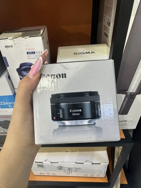 Canon 50mm sabit obyektiv (EF bayonet)