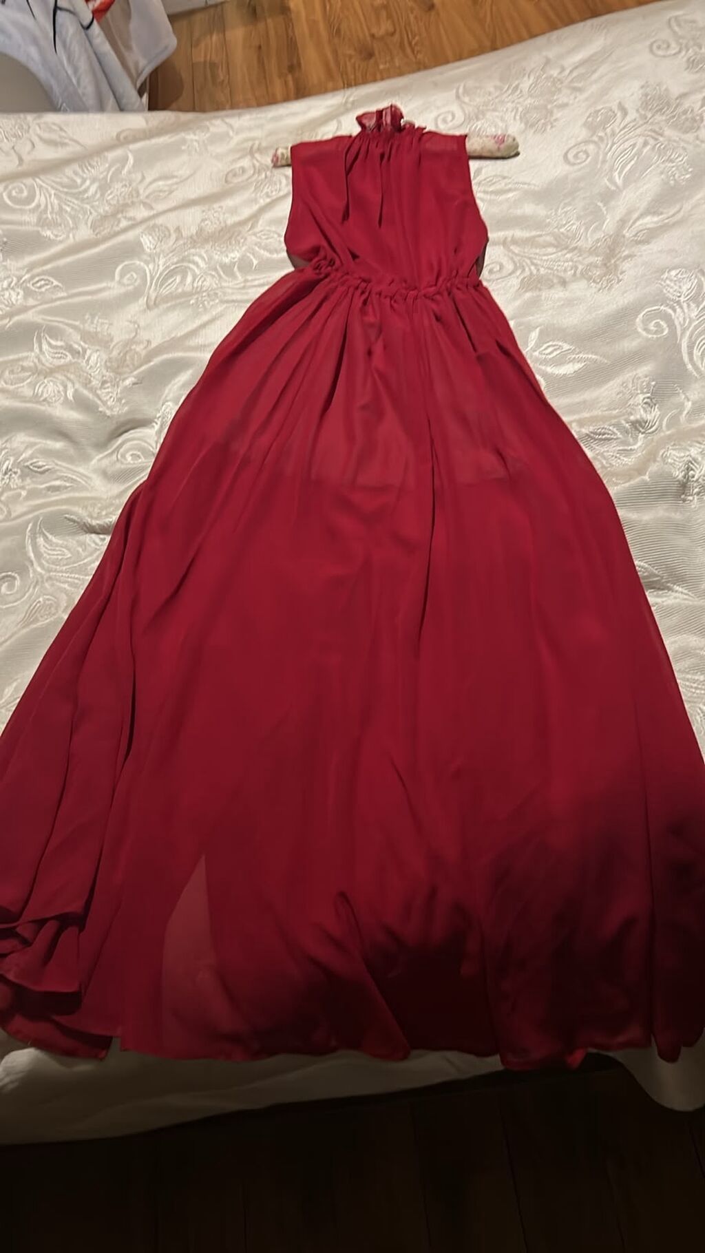 Qırmızı maxi ziyafət geyimi — dərin bordo rəngi