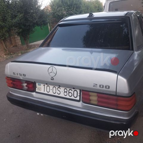 Mercedes-Benz 190 (W201): 2 l | 1989 il Sedan