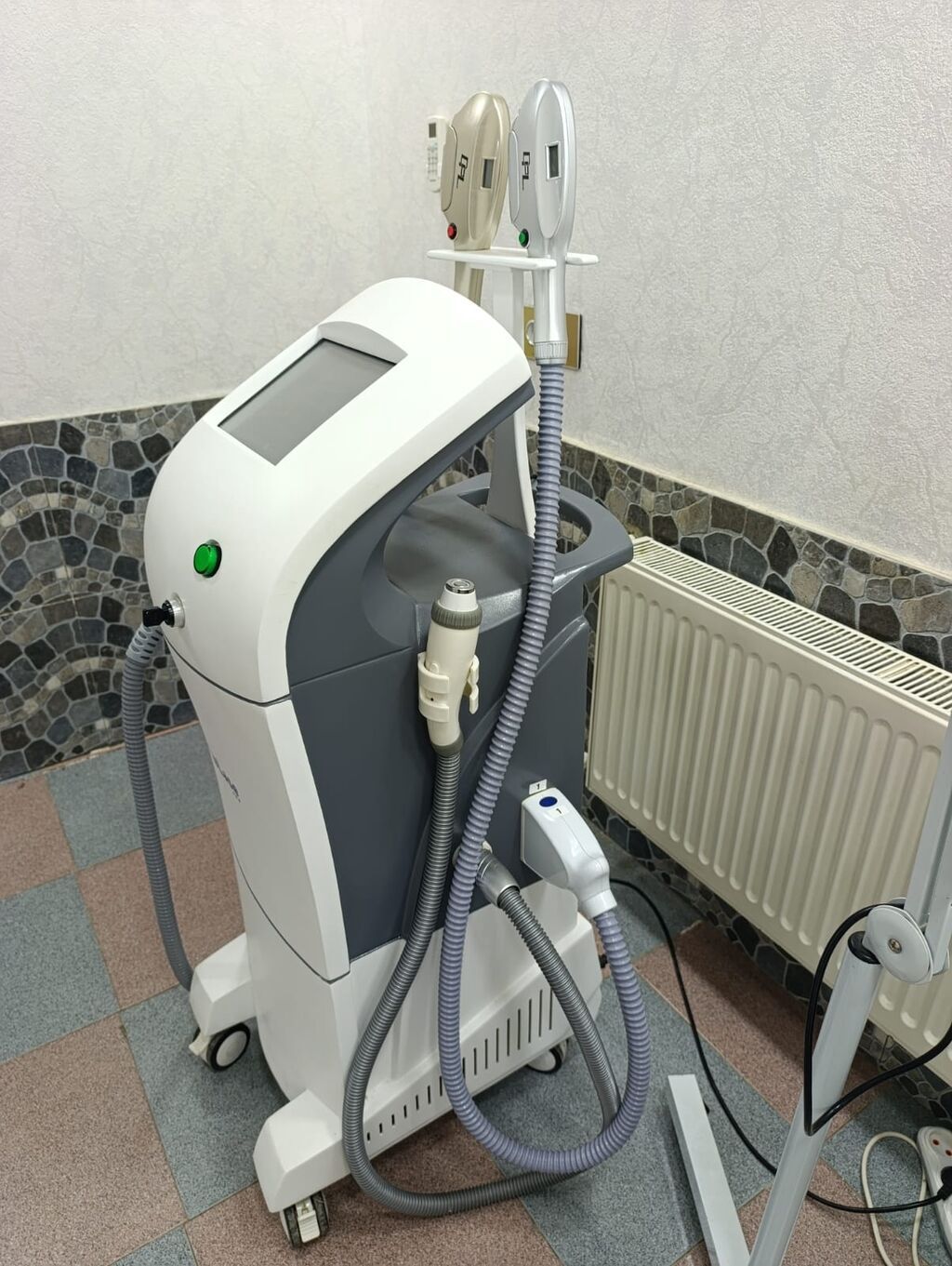 ErgoLase çoxfunksiyalı estetik aparat Xüsusiyyətlər: - IPL — Mallar, Xırdalan (2)