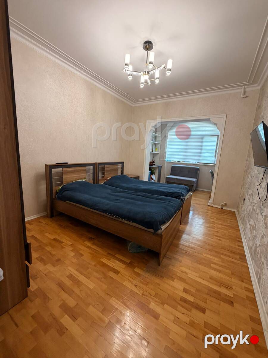 Satılır 4 otaqlı köhnə tikili 110 m² — Mənzil, Bakı (11)