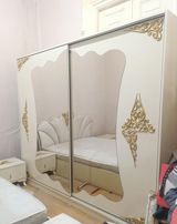 Dolab satılır 2,50/2,10 Əla veziyyətdə qiymət 240 azn Ünvan — Mebel