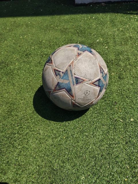 Məhsul: UEFA Champions League dizaynlı Adidas futbol topu