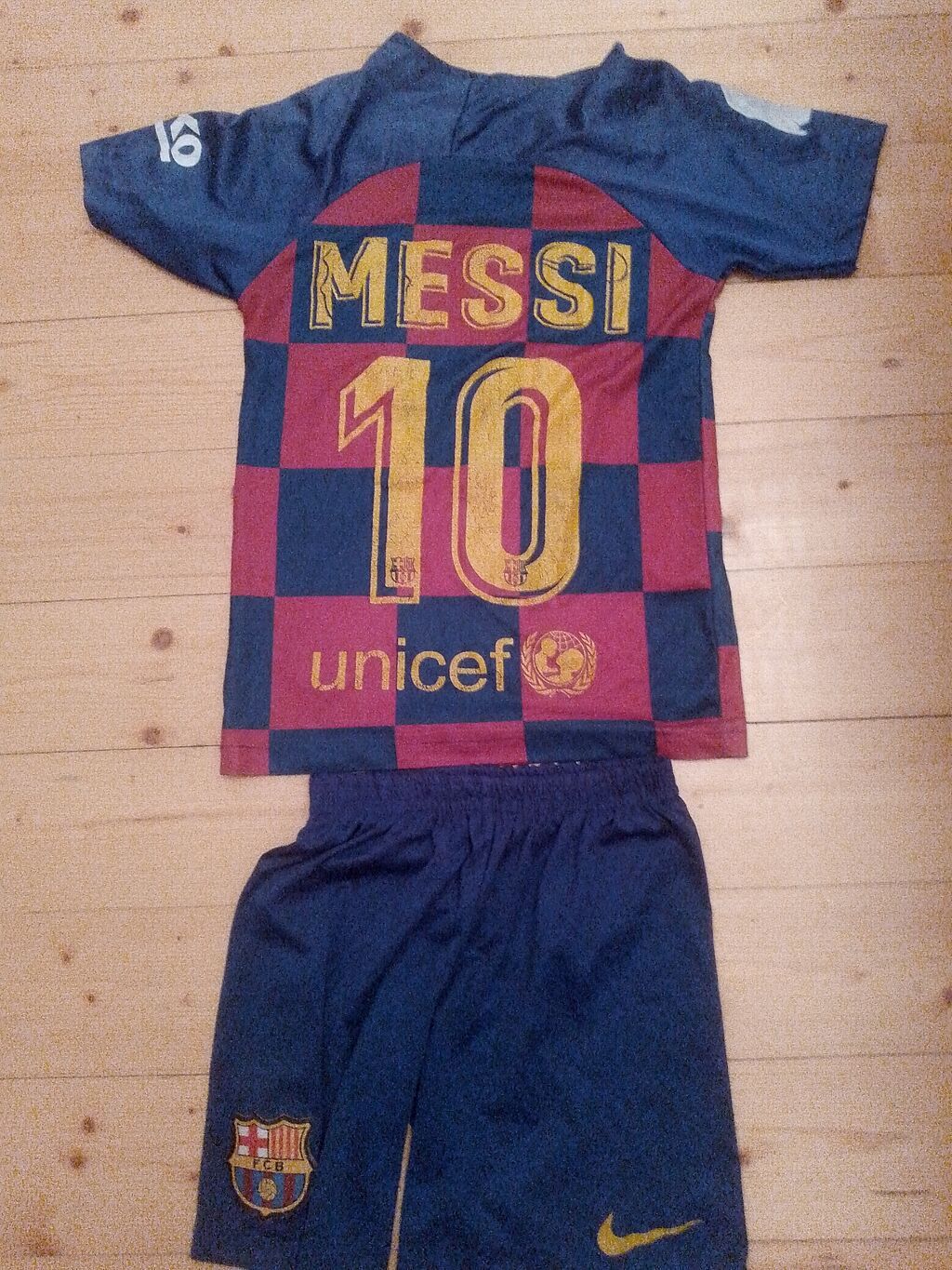 FC Barcelona üslubunda Messi 10 nömrəli uşaq futbol forması dəsti