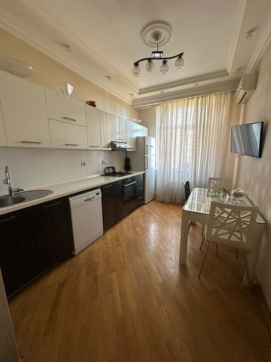 3-otaqlı yeni tikili kirayə verilir, Ə.Salamzadə küç., 130 m² — Daşınmaz əmlak, Bakı (5)
