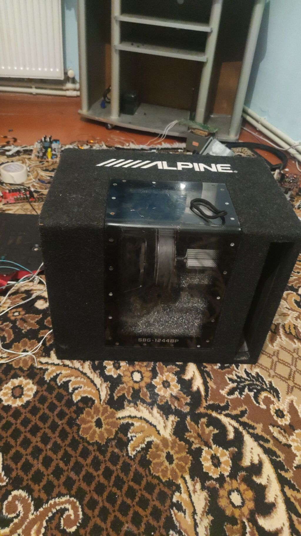 Alpine SBG-1244BP subwoofer qutusu - Brend/model: Alpine SBG-1244BP - — Elektronika, Xırdalan