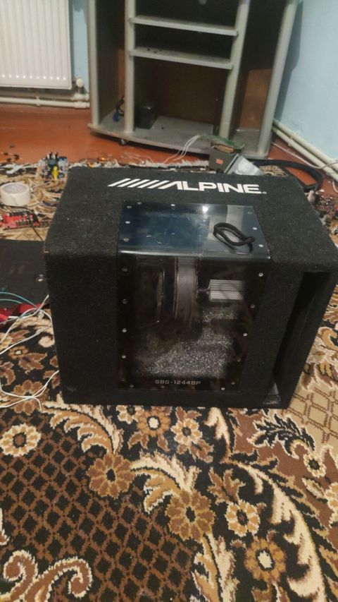 Alpine SBG-1244BP subwoofer qutusu - Brend/model: Alpine SBG-1244BP -