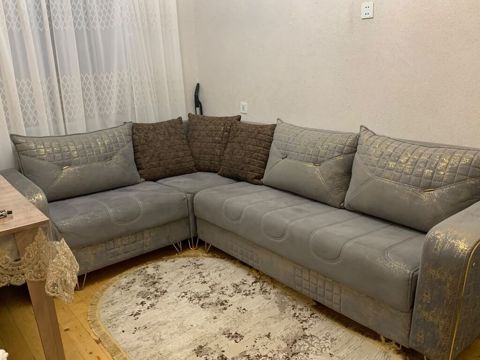 Divan satılır 400₼. açılır bazası var.Ünvan Masazır. 3202. Fatimə99 — Sara — Divanlar