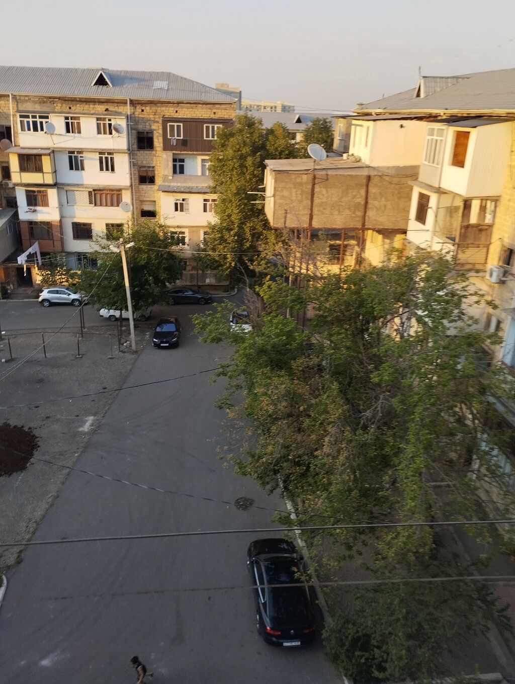 Kirayə üçün ayrıca otaq - Geniş, işıqlı otaq: divar kağızlı, hündür — Daşınmaz əmlak, Gəncə (10)