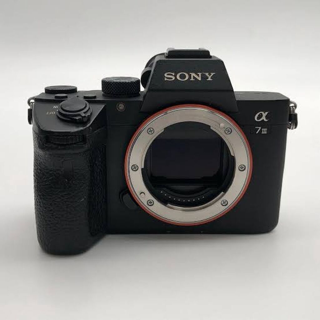 Sony Alpha a7 III (ILCE-7M3) gövdə - Tam kadr (35mm) Exmor R BSI CMOS