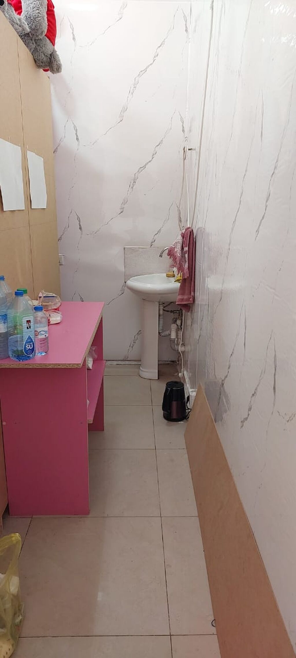 Bakıda gözəllik və aksessuar mağazası üçün tam hazır vitrin və mebel — Mallar, Bakı (10)