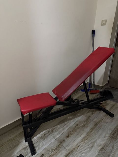 Tənzimlənən trenajor skamyası — Çoxfunksiyalı dizayn: düz, meyilli, şaquli