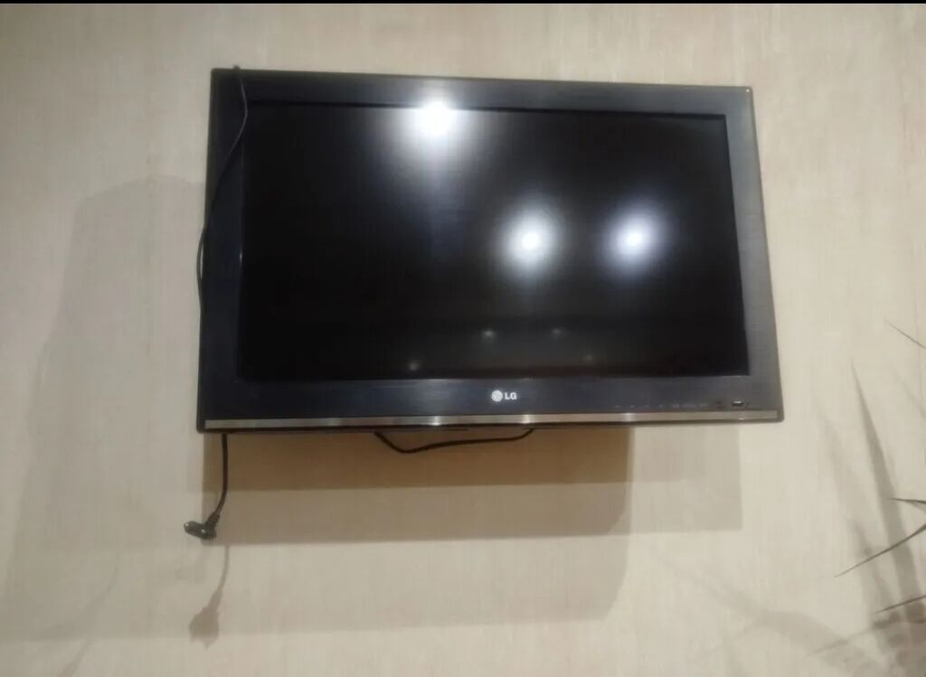 LG LCD televizor (divar asqısı ilə) Diaqonal ekran ölçüsü: 26" (66