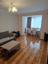 Satılır 3 otaqlı köhnə tikili 72 m² — Münasib